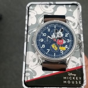 Men's Mickey Mouse watch.